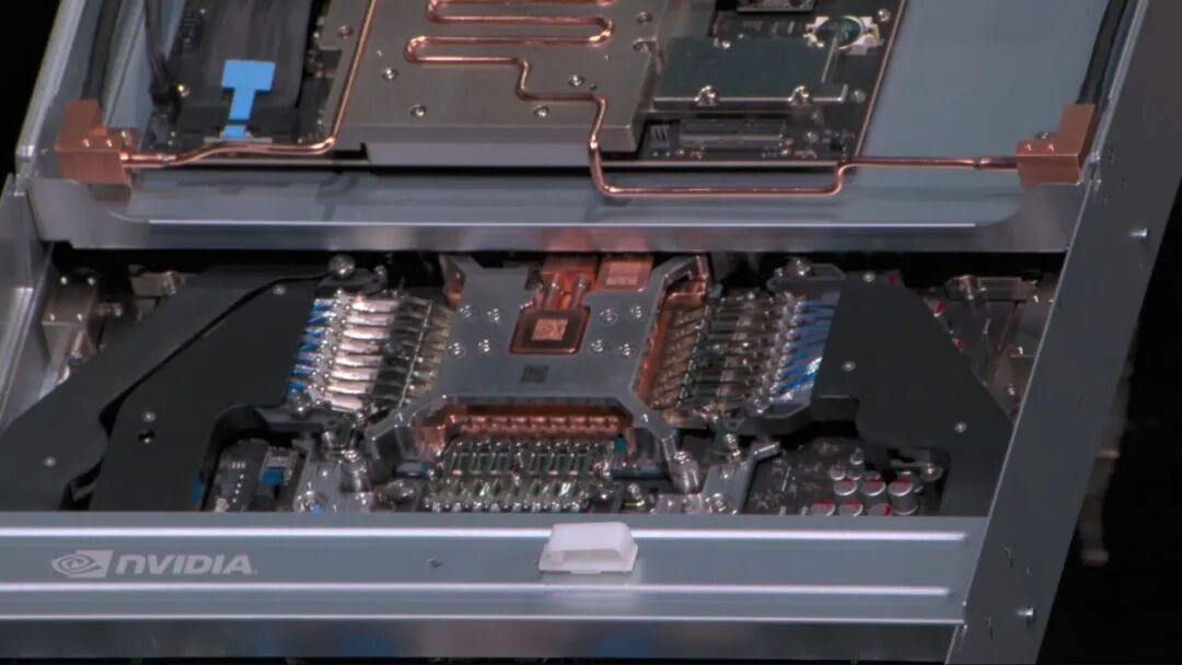 凌晨1点，老黄又扔“核弹”！英伟达Vera Rubin芯片问世，算力暴涨5倍(图6)