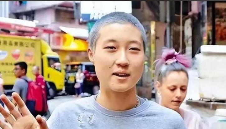 吴绮莉26岁女儿近况曝光，在香港靠设计吃饭，直言只够交房租(图6)