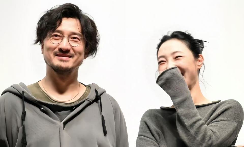 齐溪小腹隆起疑怀3胎!肚大如萝给妈妈庆生,和王传君已有俩女儿(图11) 齐溪小腹隆起疑怀3胎!肚大如萝给妈妈庆生,和王传君已有俩女儿(图11)