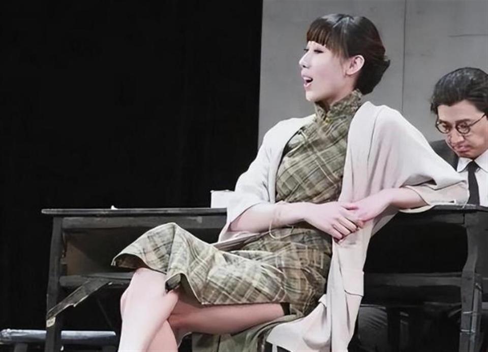 世上没有后悔药，37岁的风情女人任素汐，还是走到今天这步(图8)