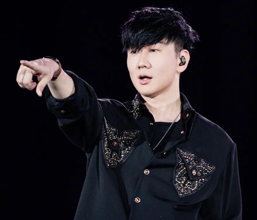 林俊杰女友现身派出所，被男方粉丝开扒隐私造谣，选择报警维权！(图17)