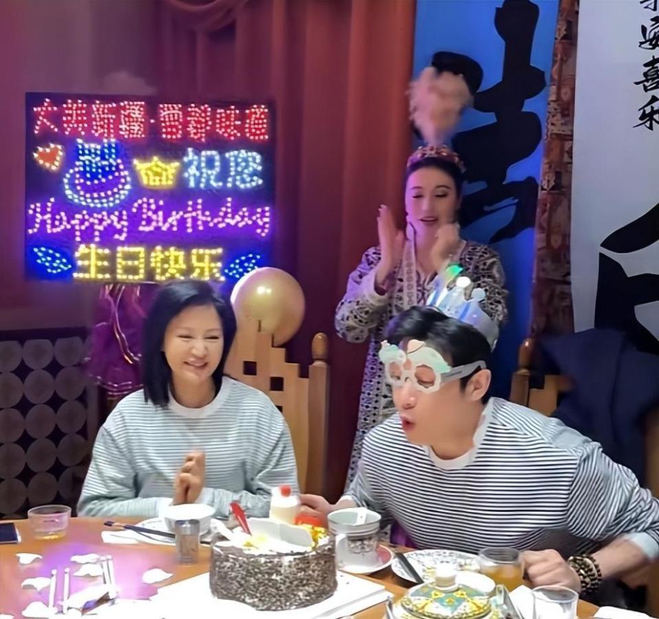 陆毅庆祝50岁生日，两个女儿偷偷抹眼泪：爸爸怎么一下子就老了？(图7)