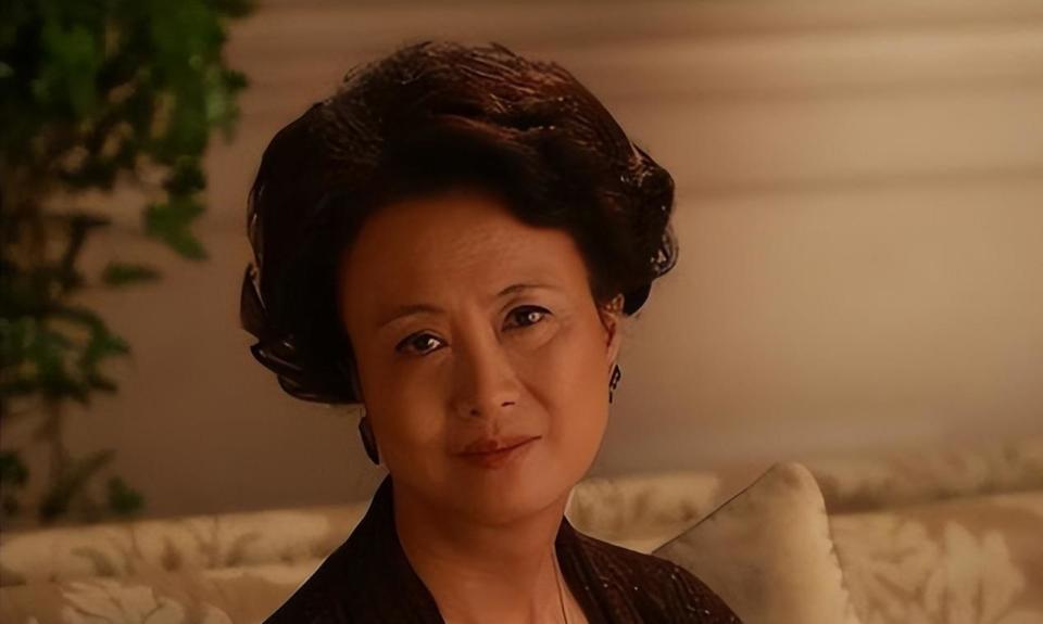 她一生坎坷，照顾疯母，嫁给渣男，离世前将31岁儿子托付海清(图6)