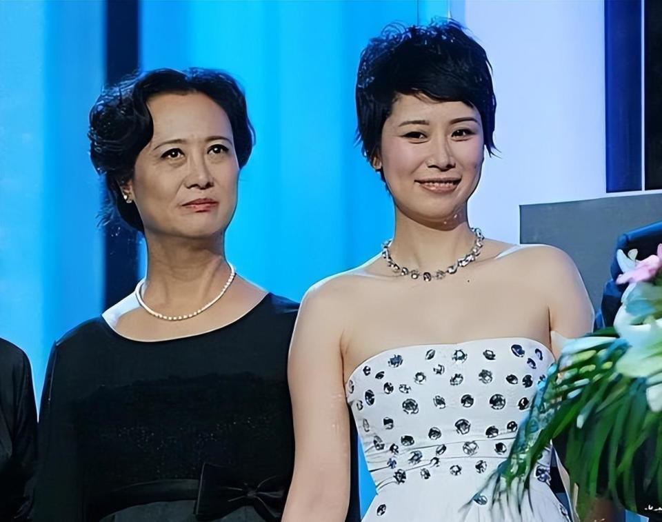 她一生坎坷，照顾疯母，嫁给渣男，离世前将31岁儿子托付海清(图8)