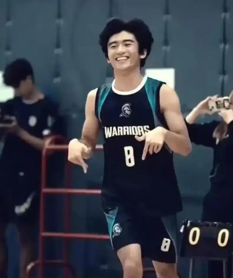 谢贤没想到，谢霆锋也没想到，两代人的痞气，在谢振轩身上消失了(图3)