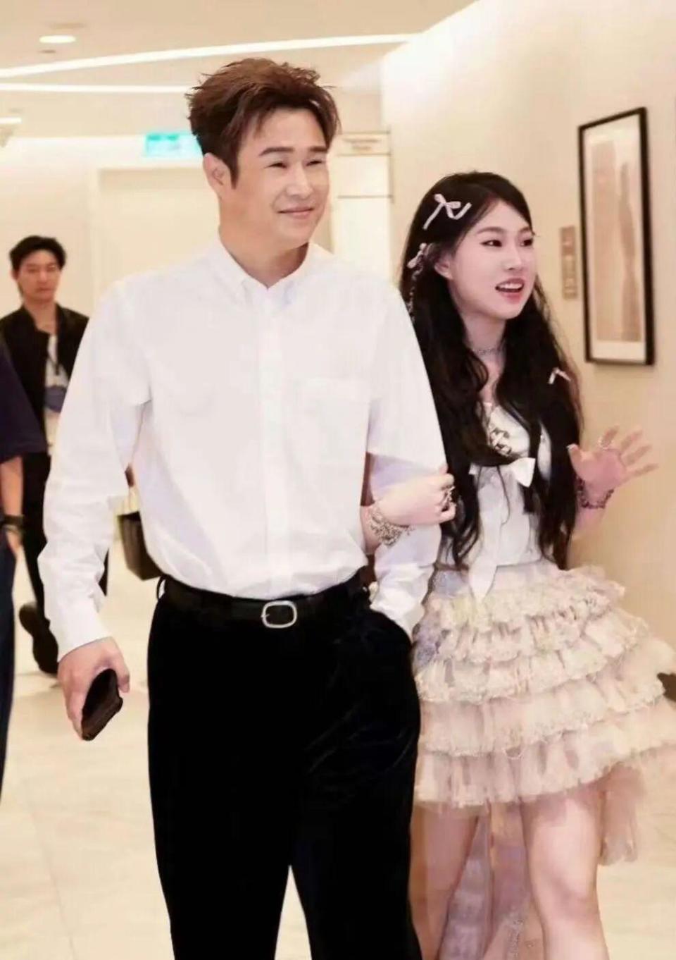 小沈阳女儿沈佳润因跑调上热搜，沈佳润对比窦靖童，大众对星二代的底线一目了然(图3)