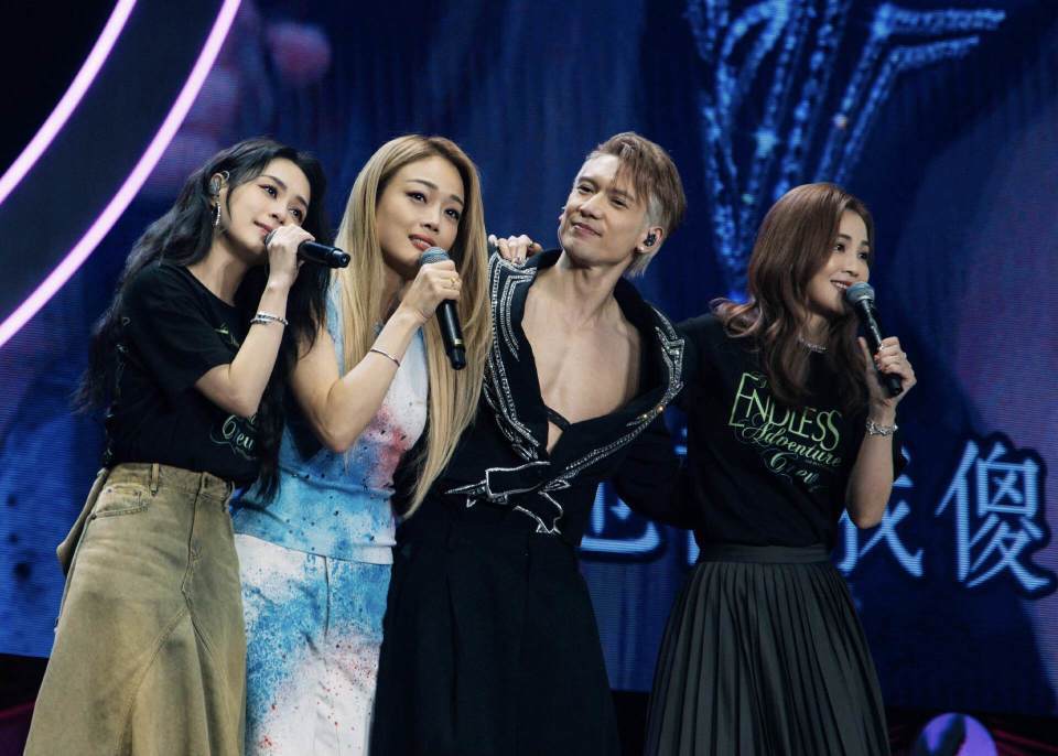 香港知名男星和同性密友出游，对方家庭背景显赫，恋情传足五年(图8)