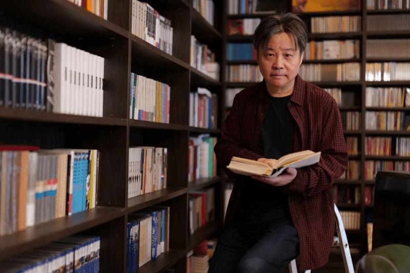 余华新开账号后变身评论区“段子手”，幽默回复网友抽象留言，网友“复制粘贴”送给莫言(图7)