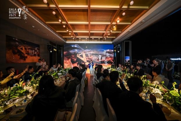 CHAMPION冠军画报五周年晚宴暨2025“冠军之选”颁奖礼在深举行(图2) CHAMPION冠军画报五周年晚宴暨2025“冠军之选”颁奖礼在深举行(图2)