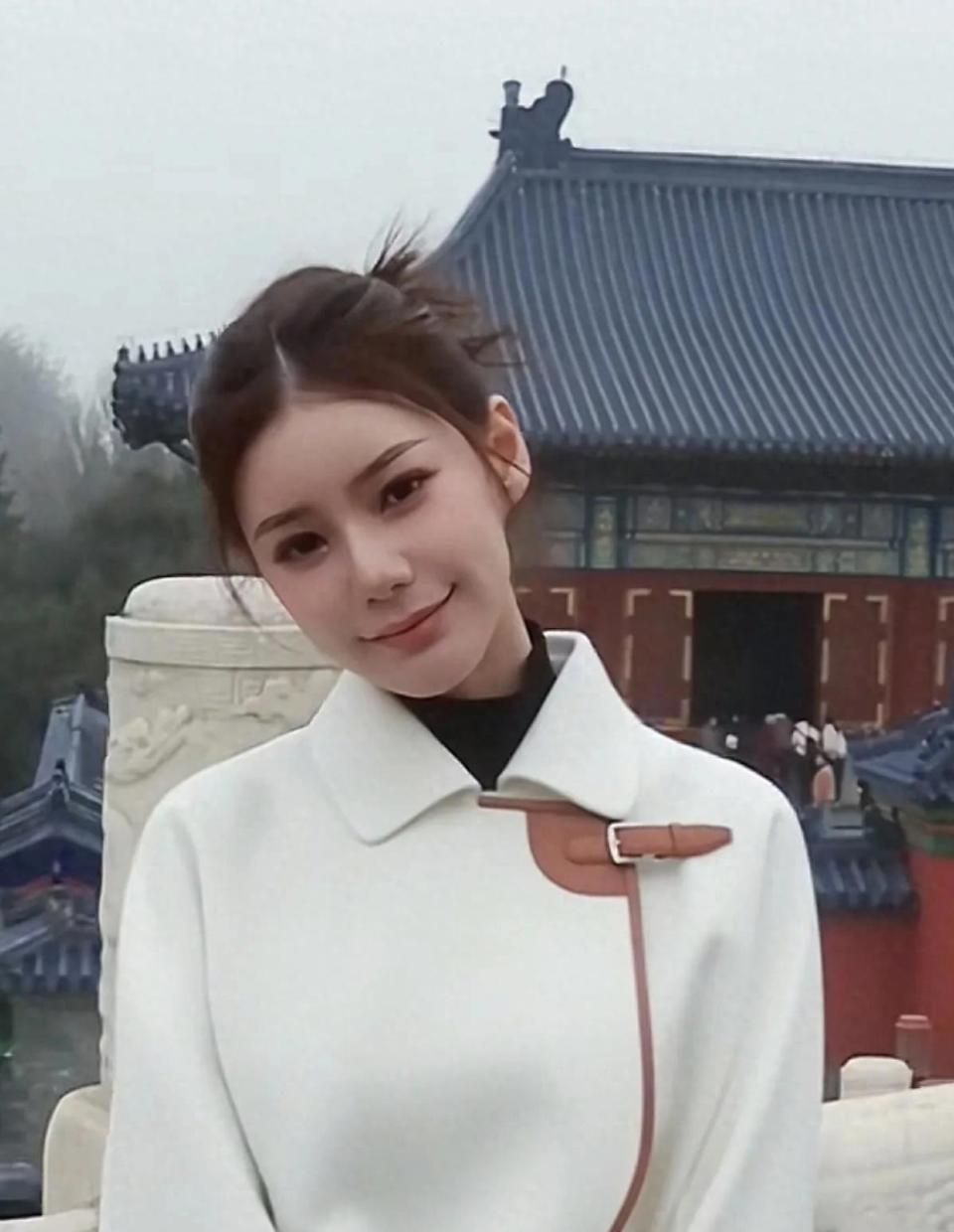 马筱梅拍孕妇写真,露出大孕肚后惹来不少争议!网友:铁定是女孩(图2) 马筱梅拍孕妇写真,露出大孕肚后惹来不少争议!网友:铁定是女孩(图2)