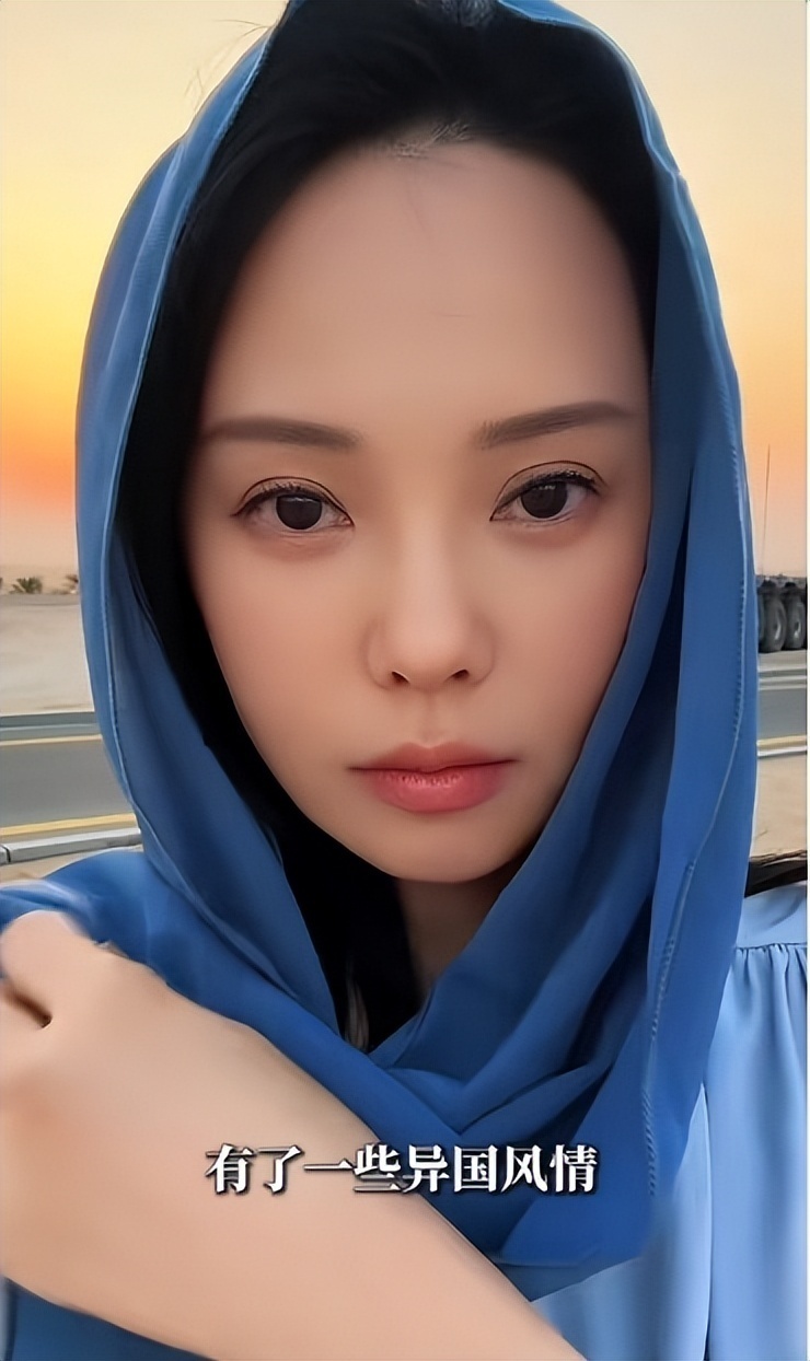 57岁伊能静近照曝光，穿泳装秀辣妈曲线，腰腹部零赘肉美绝了(图6)