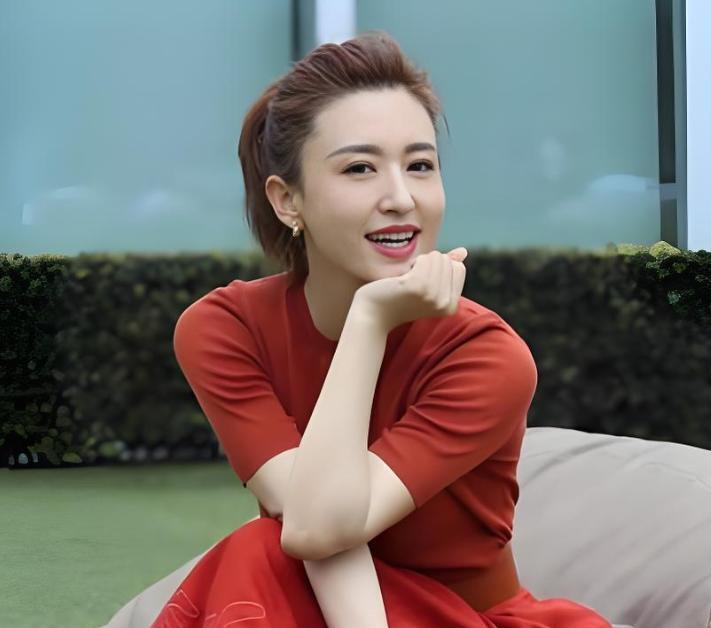 包养四名男子,嫁给63岁富翁央视女主持私生活谣言简直不要太荒唐(图17)