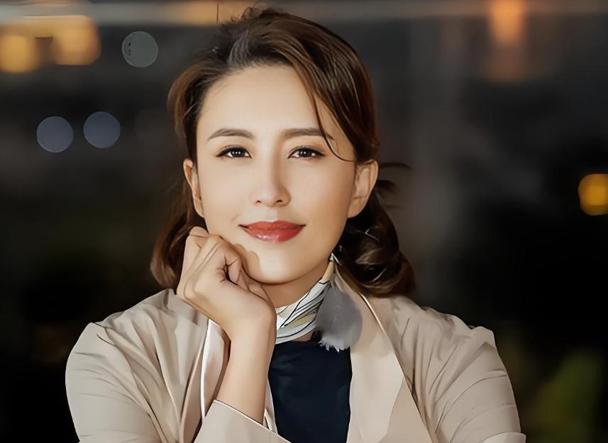 包养四名男子,嫁给63岁富翁央视女主持私生活谣言简直不要太荒唐(图16)