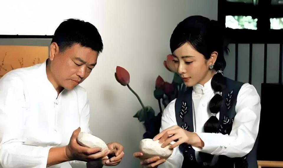 包养四名男子,嫁给63岁富翁央视女主持私生活谣言简直不要太荒唐(图4)