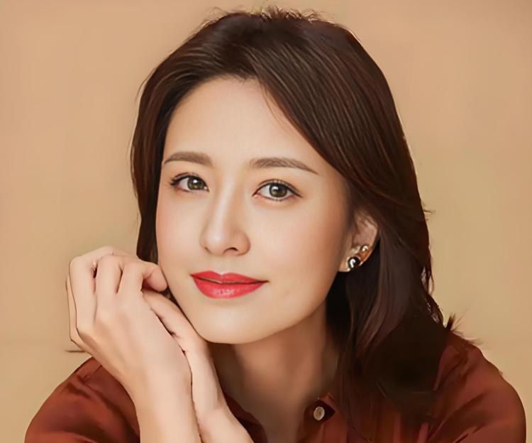 包养四名男子,嫁给63岁富翁央视女主持私生活谣言简直不要太荒唐(图8)