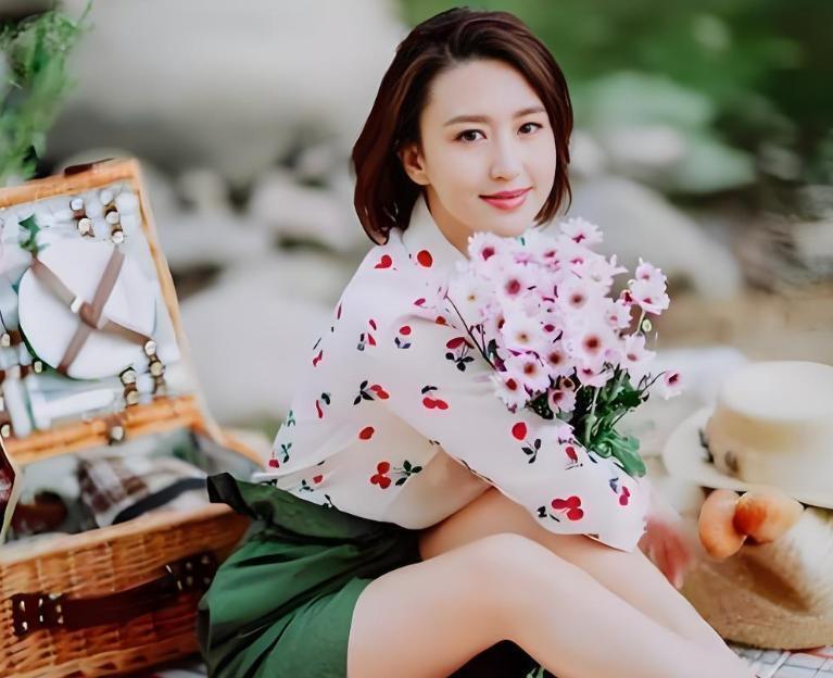 包养四名男子,嫁给63岁富翁央视女主持私生活谣言简直不要太荒唐(图9)