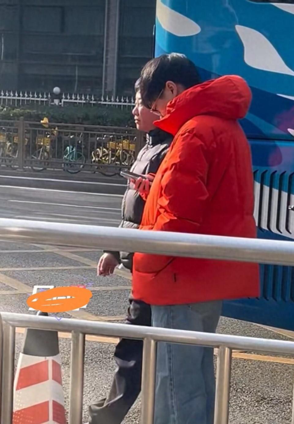 春晚彩排 明星身价大比拼！马丽包包比金砖还贵 王玉雯穿搭能买套房(图1)