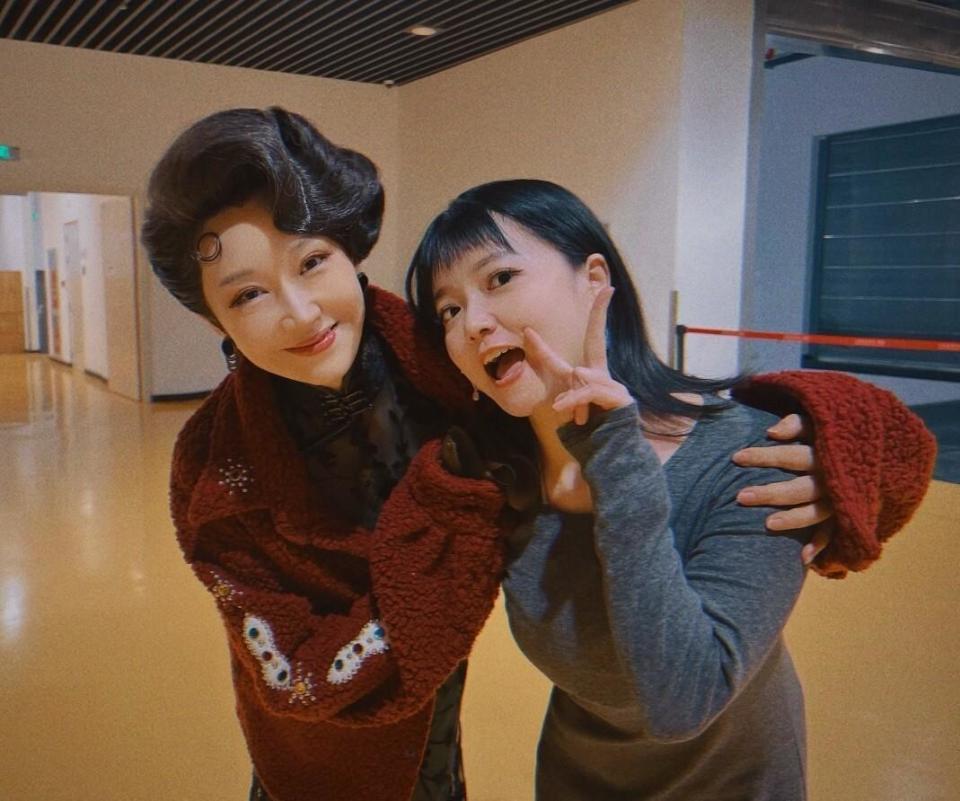 许晴现状曝光,身材丰腴饱满,56岁的她像36岁,太有女人味了(图17) 许晴现状曝光,身材丰腴饱满,56岁的她像36岁,太有女人味了(图17)