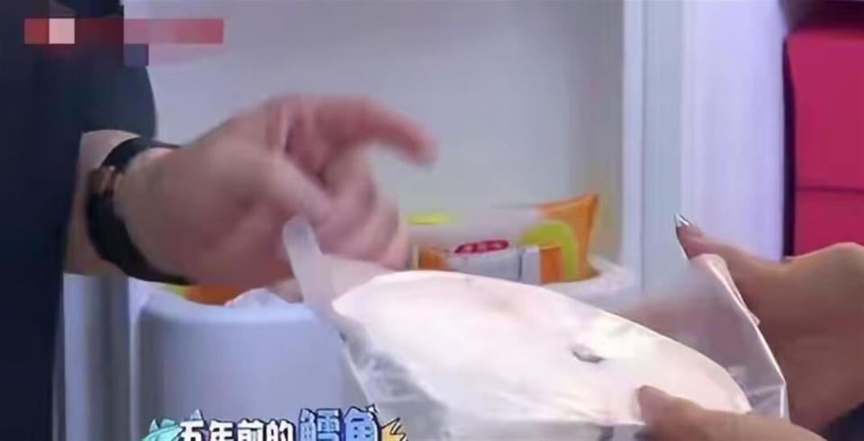 明明不差钱，却节俭到倪萍都看不下去，零绯闻的他戏里戏外反差大(图8)