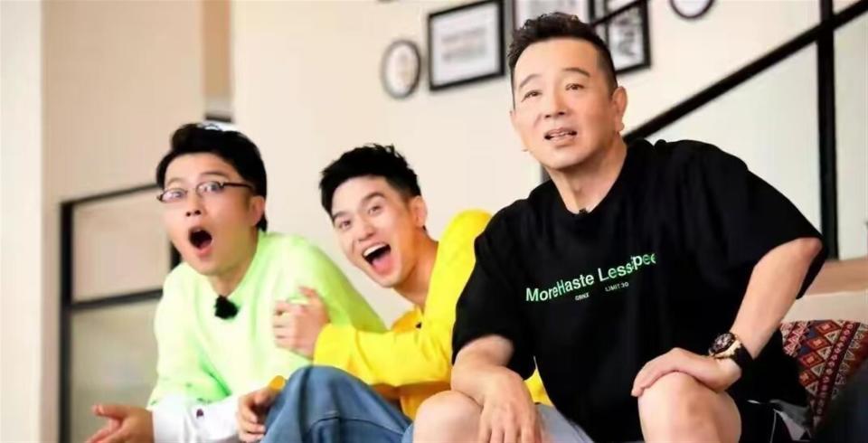 明明不差钱，却节俭到倪萍都看不下去，零绯闻的他戏里戏外反差大(图13)