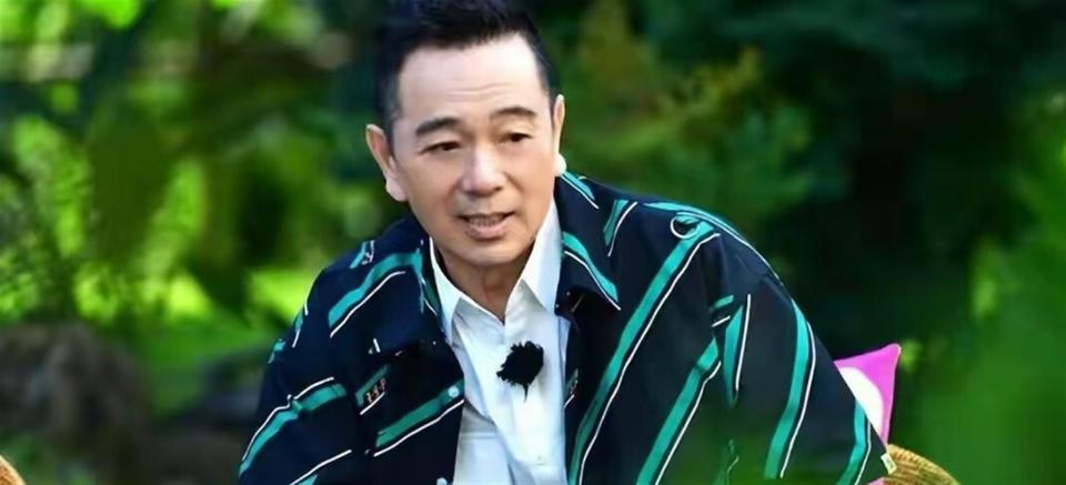 明明不差钱，却节俭到倪萍都看不下去，零绯闻的他戏里戏外反差大(图19)