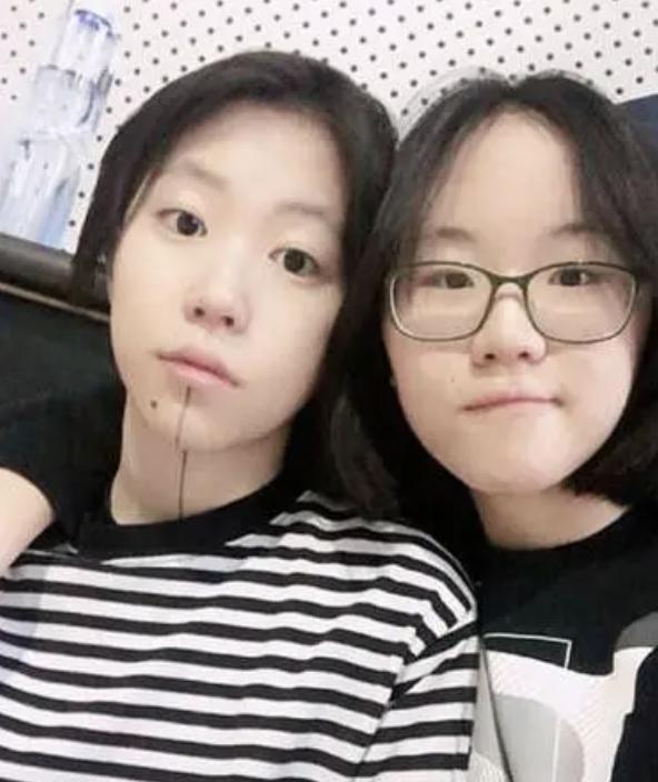 窦唯的两个女儿长得也太像窦颖了，“侄女像姑姑”说得一点也没错(图10)