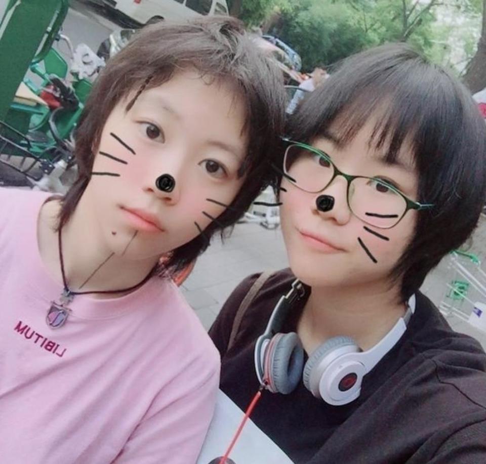 窦唯的两个女儿长得也太像窦颖了，“侄女像姑姑”说得一点也没错(图24)