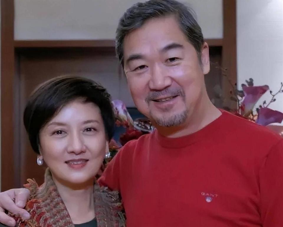 邓婕：继子不省心，丈夫张国立打工还债不回家，她仍困于离婚协议(图18)