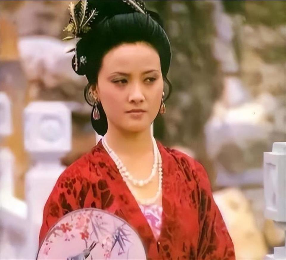 邓婕：继子不省心，丈夫张国立打工还债不回家，她仍困于离婚协议(图21)