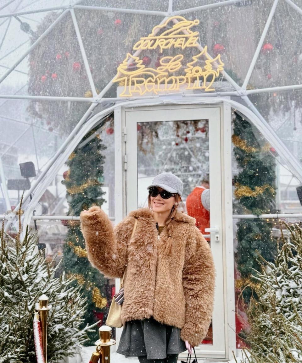 应采儿陈小春2026旅行撒糖！皮草女王配宠妻狂魔，这福气太顶了(图5)