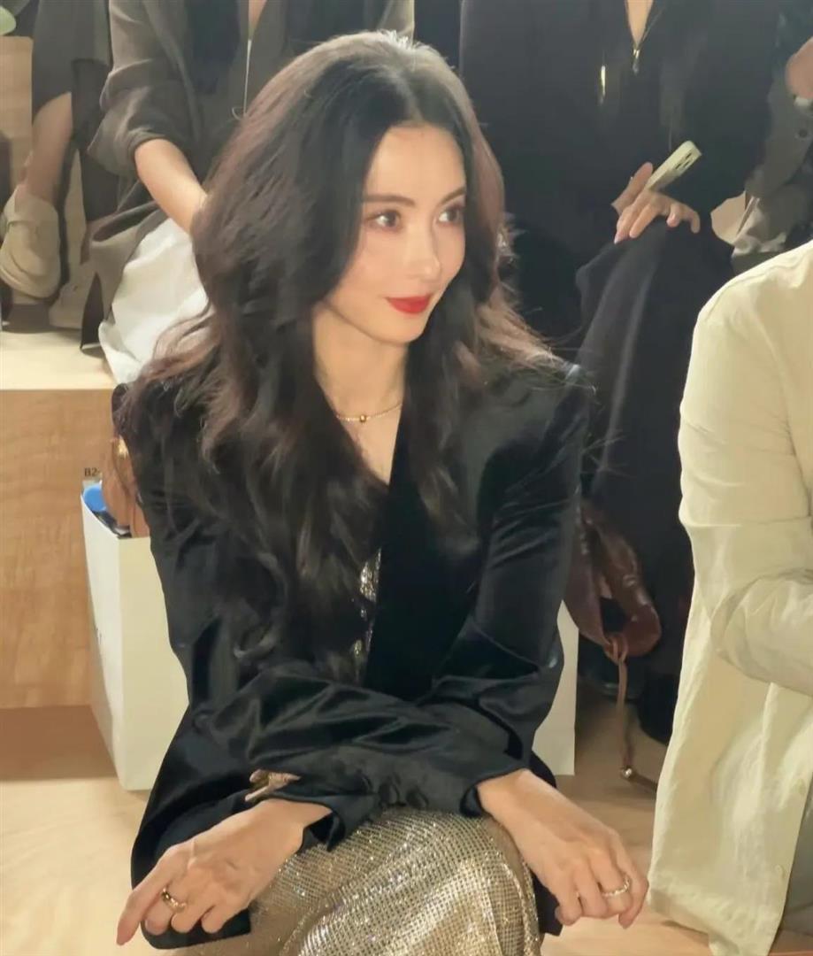 离婚14年后，谢霆锋做梦也没想到，45岁张柏芝依然给他留足了体面(图2)