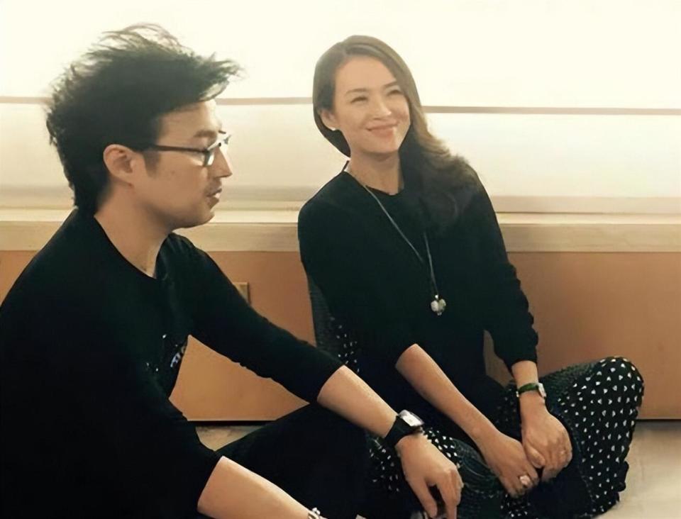 汪峰也没想到，养了10年的女儿醒醒，如今竟成了章子怡唯一的依靠(图2)