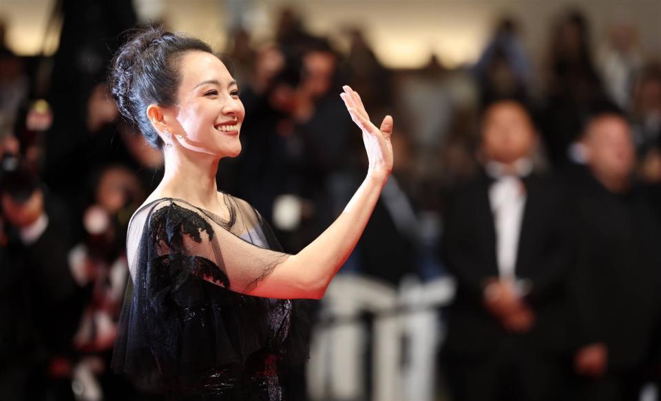 汪峰也没想到，养了10年的女儿醒醒，如今竟成了章子怡唯一的依靠(图3)