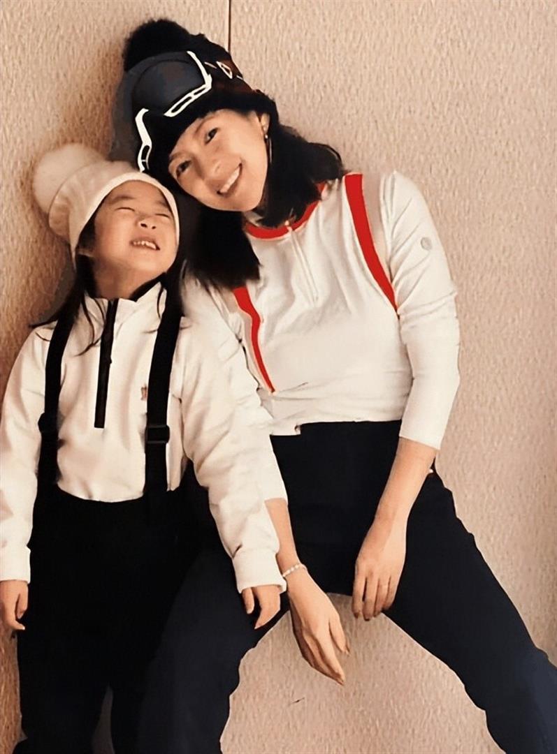 汪峰也没想到，养了10年的女儿醒醒，如今竟成了章子怡唯一的依靠(图24)
