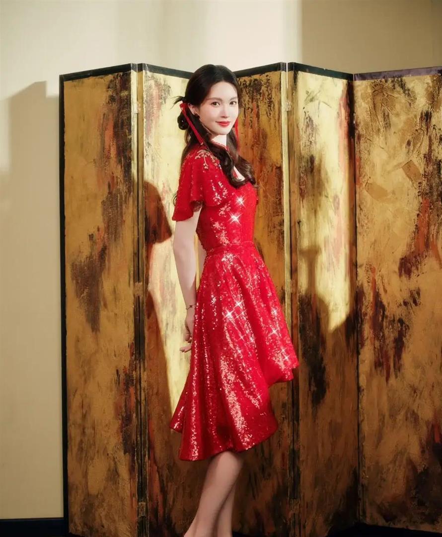 53岁刘钧现状：住北京郊区别墅，一直未婚与小猫作伴，自己做饭吃(图10)