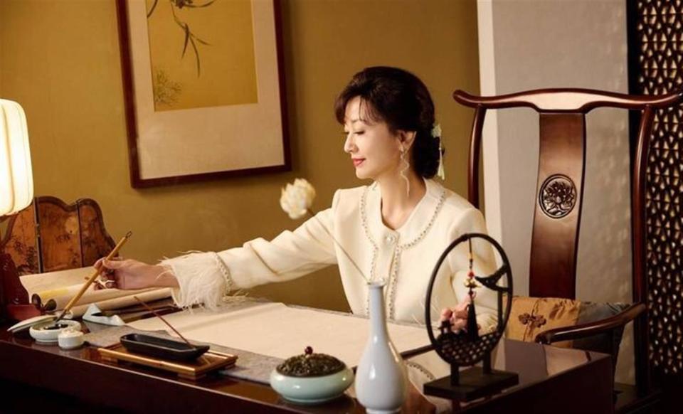 再多钱有什么用？72岁赵雅芝如今现状，给所有中老年人提了个醒(图2)