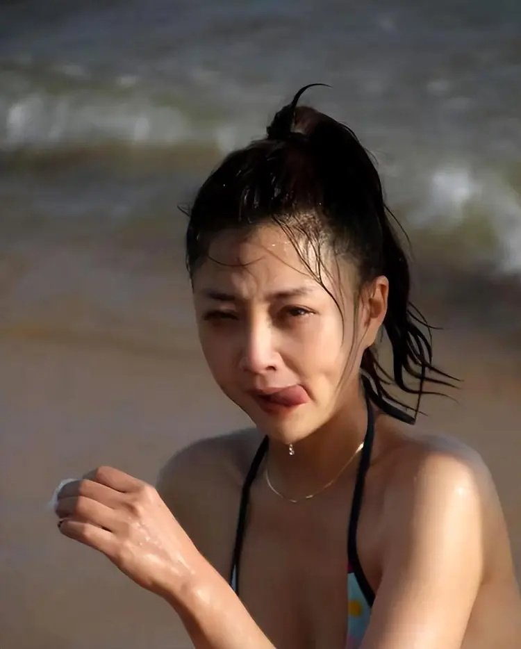 去掉滤镜后，秦海璐太秃然，殷桃像隔壁大婶子，宋祖英差点没认出(图14)