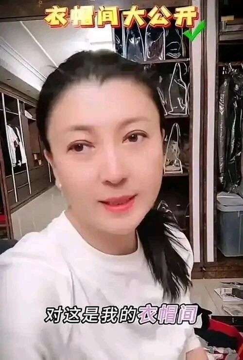 闫学晶母子接连道歉，赵本山当年的忠告果然应验了！不仅忘本还忘恩？(图16)