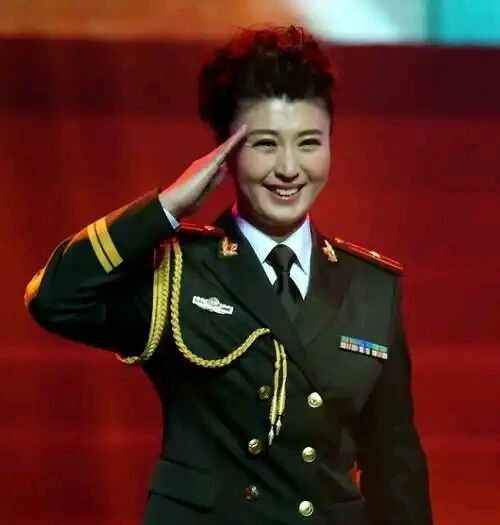 闫学晶母子接连道歉，赵本山当年的忠告果然应验了！不仅忘本还忘恩？(图21)