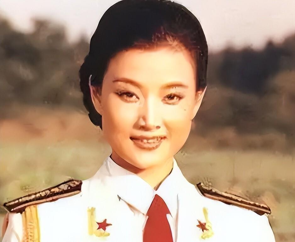 事实证明，销声匿迹的宋祖英，早就已经走上了另一条康庄大道(图2)