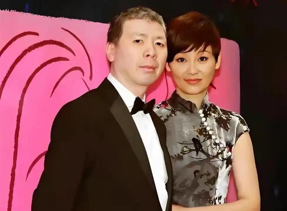 世上没有后悔药？离婚传闻真相大白后的徐帆，已经走了另一条路(图18)