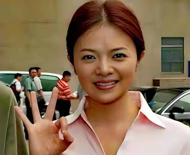 曾是央视知名主持,如今桂林街头买菜!她的选择为何让人深思?(图4) 曾是央视知名主持,如今桂林街头买菜!她的选择为何让人深思?(图4)