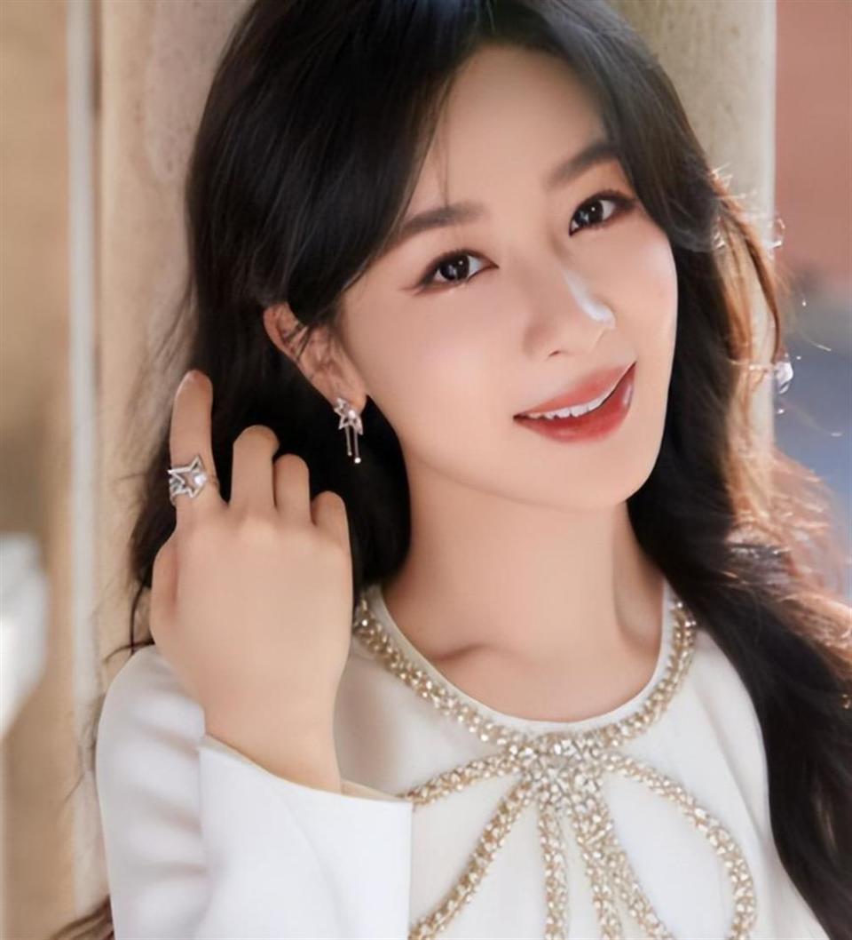 大反差!马思纯公然曝光杨紫私生活,网友:和想象中很不一样(图14) 大反差!马思纯公然曝光杨紫私生活,网友:和想象中很不一样(图14)