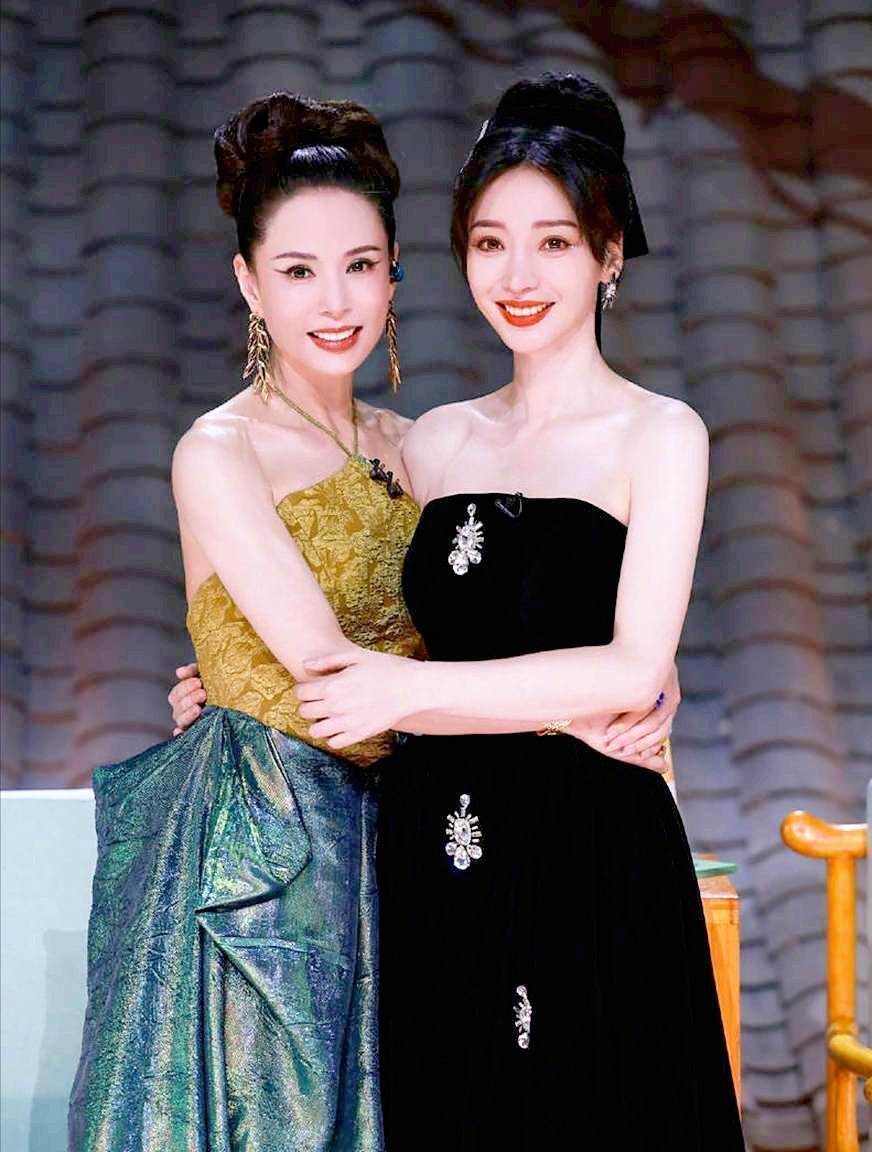 柳岩现身2026年央视春晚首次彩排阵容!网友质疑她借前男友上位(图7) 柳岩现身2026年央视春晚首次彩排阵容!网友质疑她借前男友上位(图7)