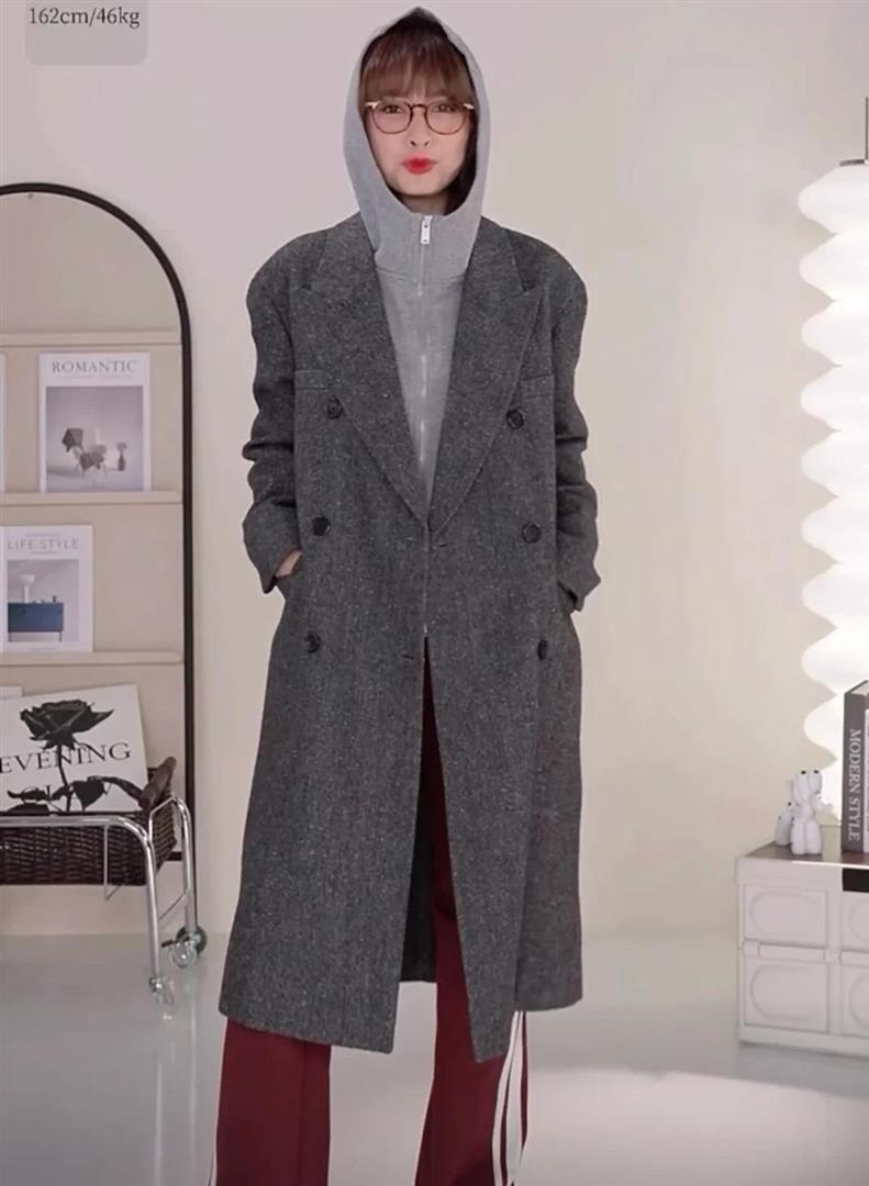 42岁吴昕现身哈尔滨：棉帽子+羽绒服+阔腿裤，保暖又时髦，像30岁(图7)