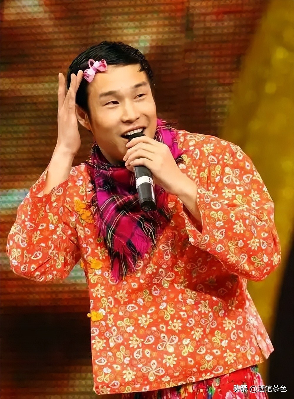 闫学晶的前夫原来是他，曾慧眼发掘小沈阳，身家不菲却行事低调(图9)