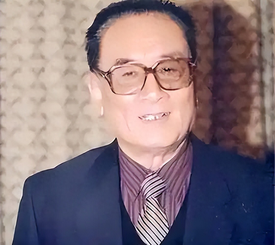 他发誓要与亡妻合葬，却在4年后娶了妻子闺