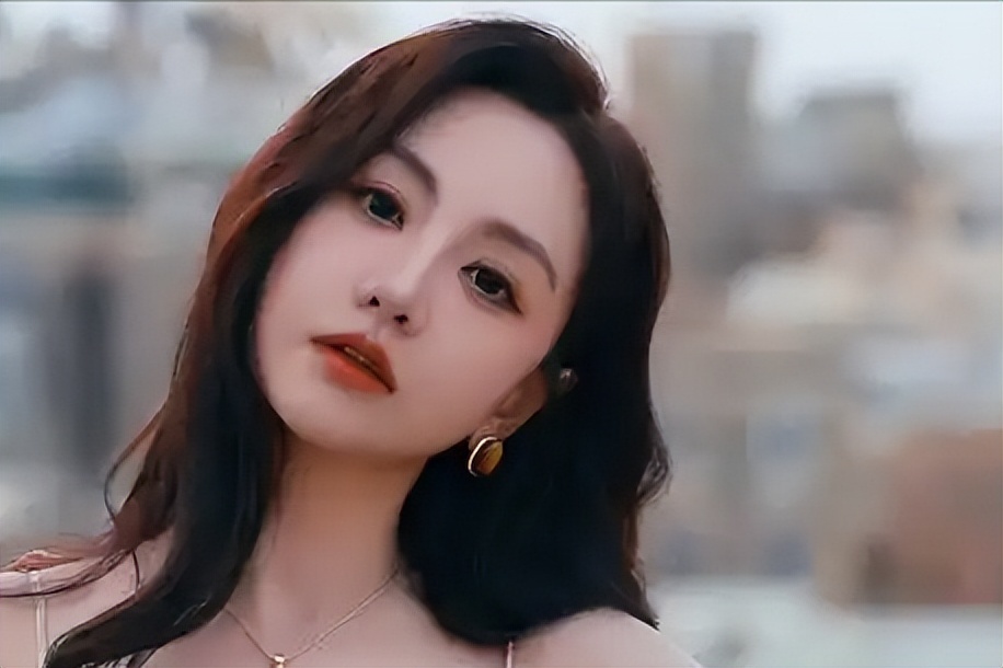 一线明星沦落到拍短剧，这4位女演员走到今天这步，真怪不了别人(图8)