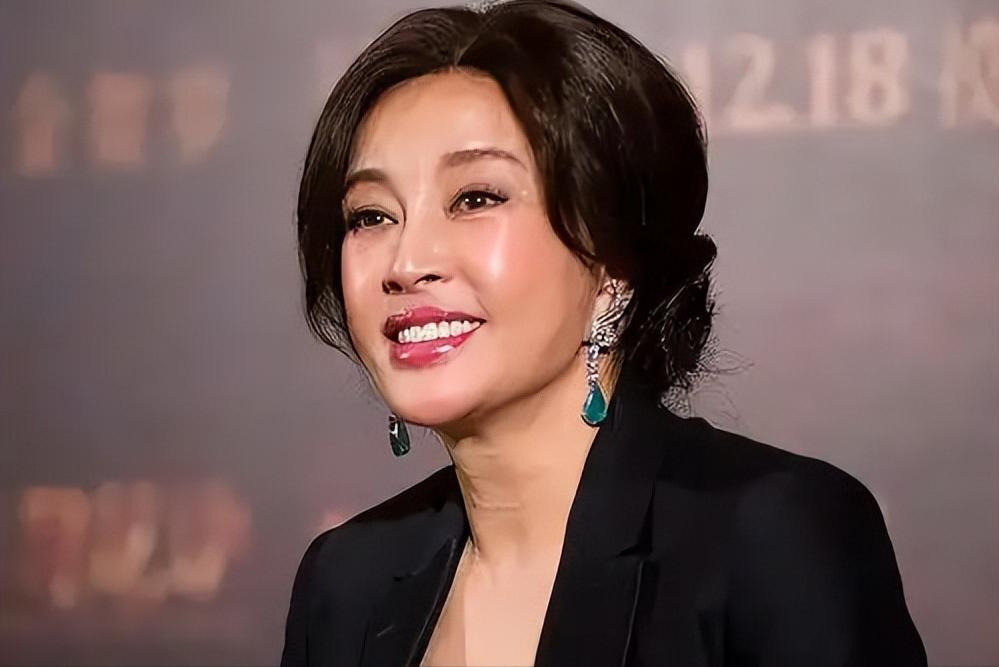 一线明星沦落到拍短剧，这4位女演员走到今天这步，真怪不了别人(图21)