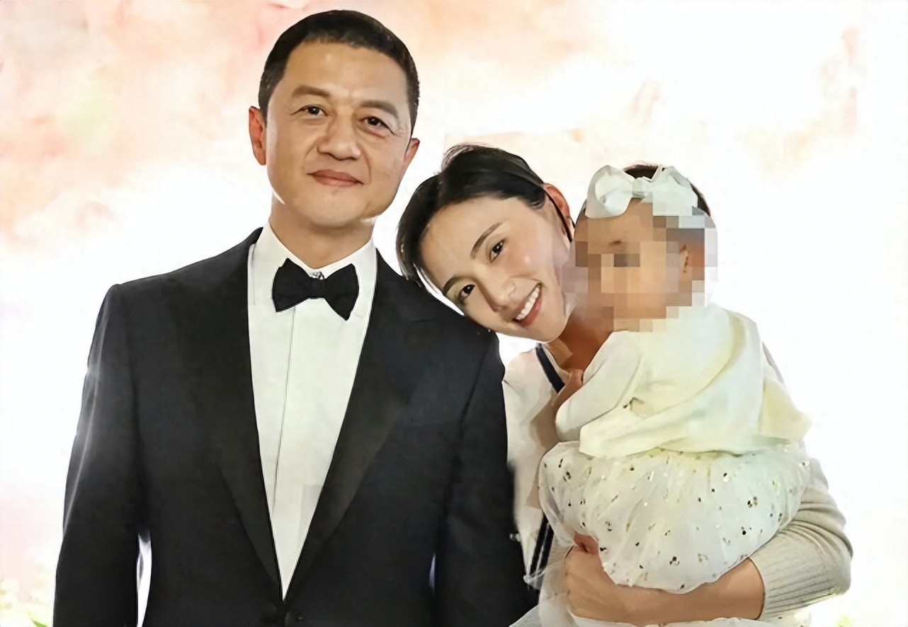 官宣离婚仅过3个月，高调谈论再婚的李亚鹏，没给前妻留一丝体面(图1)